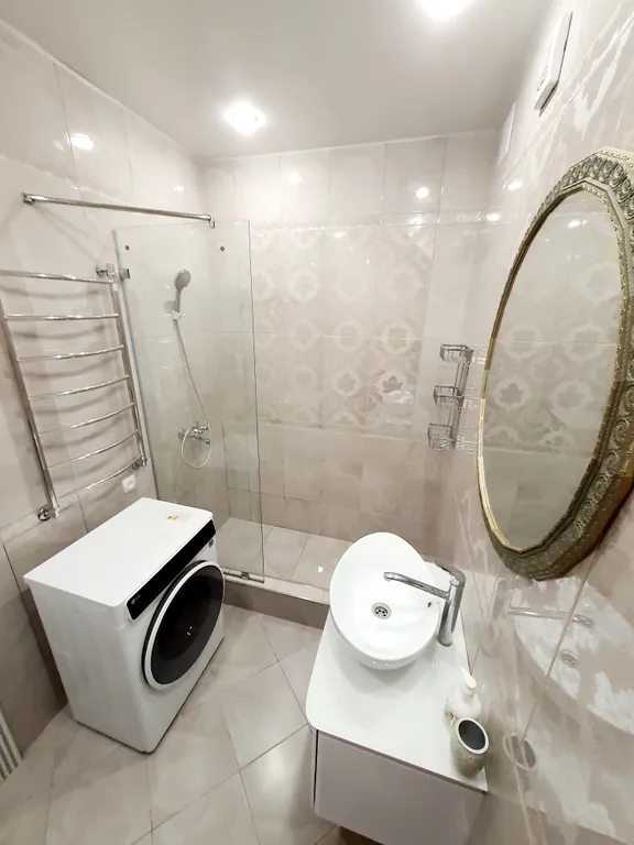 Великолепная трешка рядом с парком