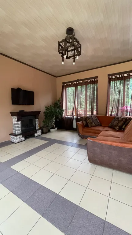 Загородный дом с бассейном и зоной отдыха