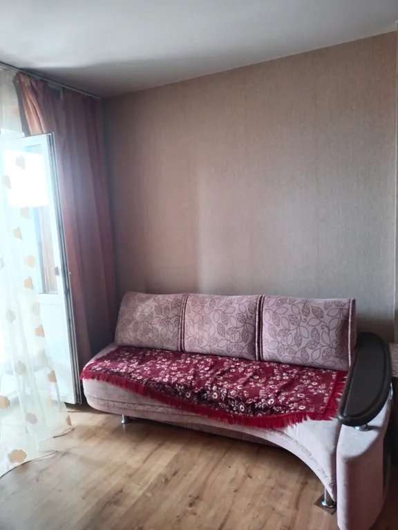 На площади Партизан