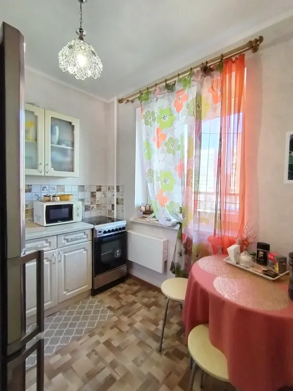 Уютная однокомнатная квартира, рядом тц, остановка