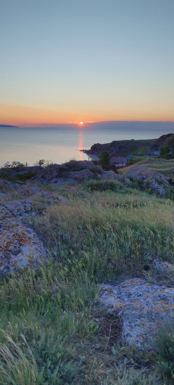 Уютный дом с кухней, на берегу моря