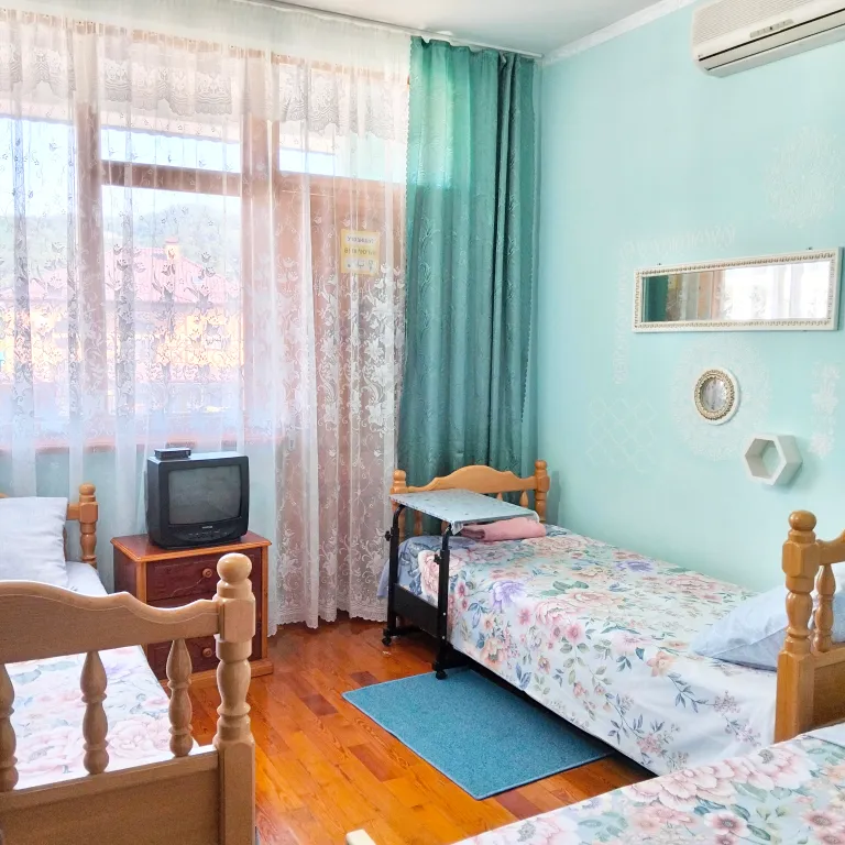 Уютная комната у моря