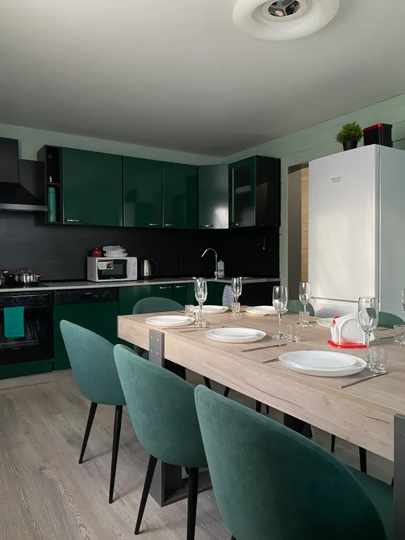 Загородный дом с 5 комнатами, зоной барбекю и баней