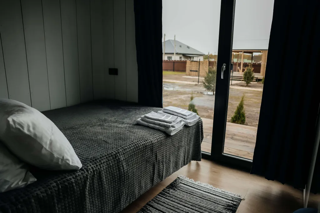 Коттедж Уютный глэмпинг для компании (6 отдельных домиков + территория) — Конаково