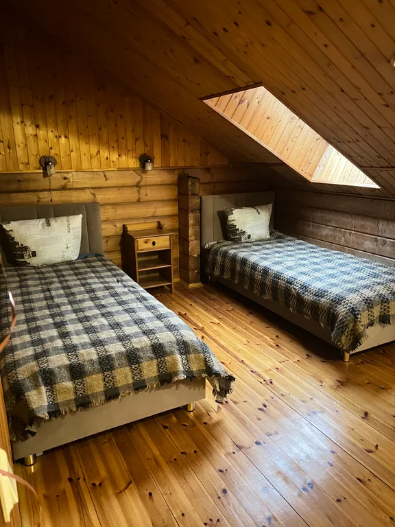 Уютный дом на берегу