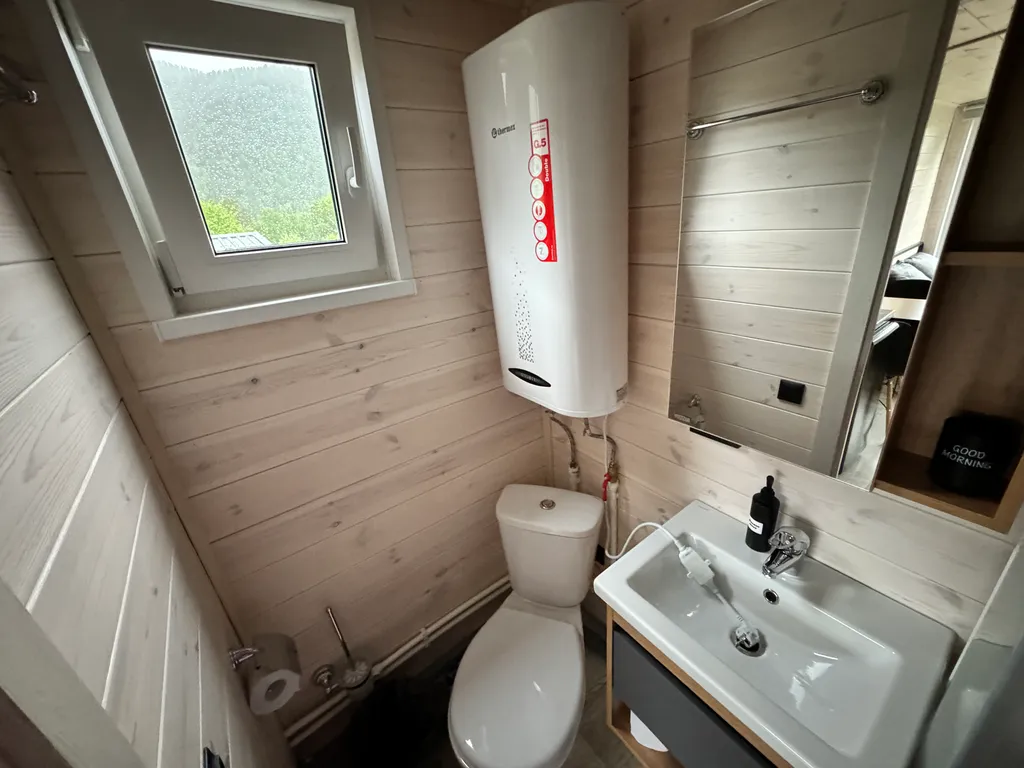 Уютный домик с видом на горы