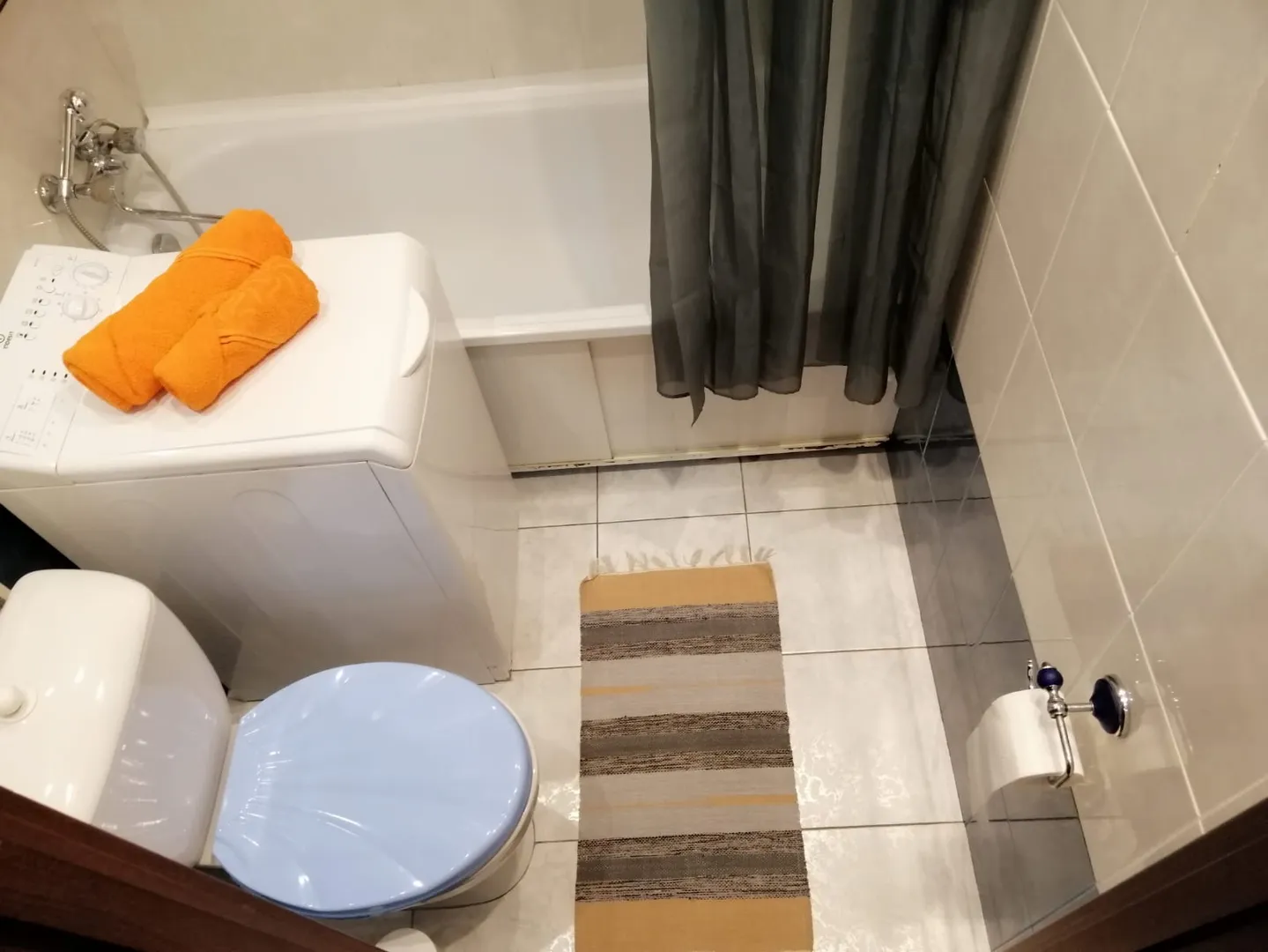 Ванная комната без раковины