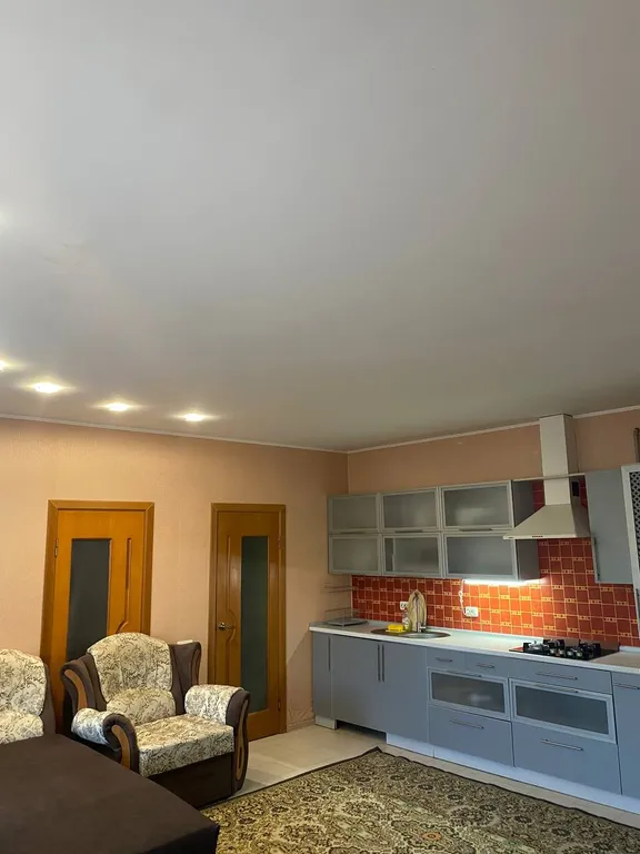 Комната-студия с кухней в частном доме