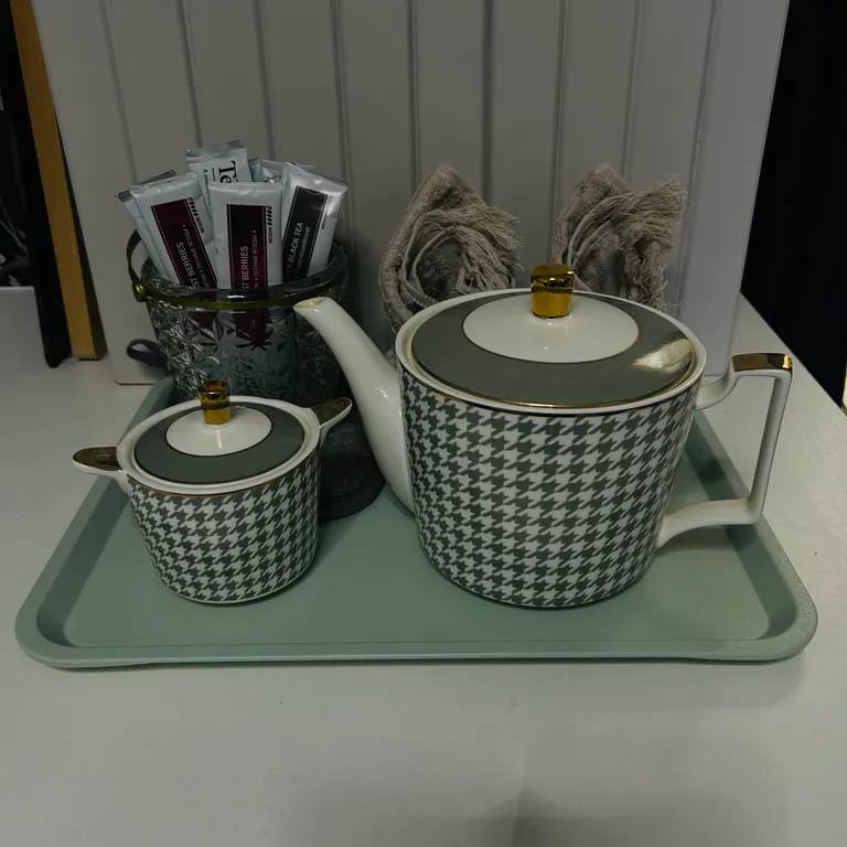 Студия с видом на город