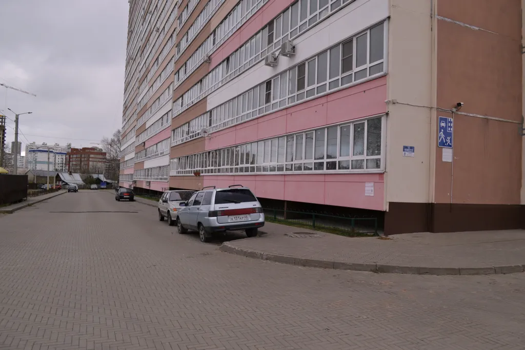 Студия с видом на город