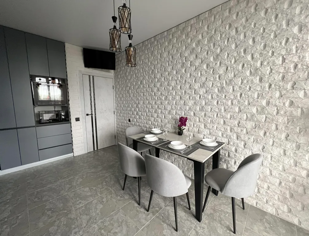 Стильная квартира с панорамными окнами