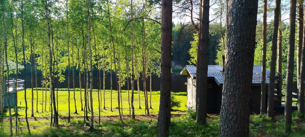 Просторный дом на берегу реки