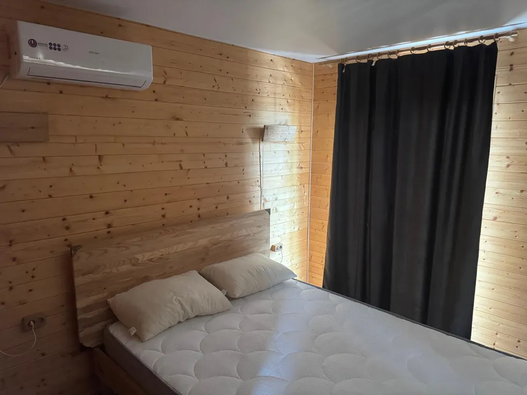 Гостевой комплекс Golden House на первой береговой линии