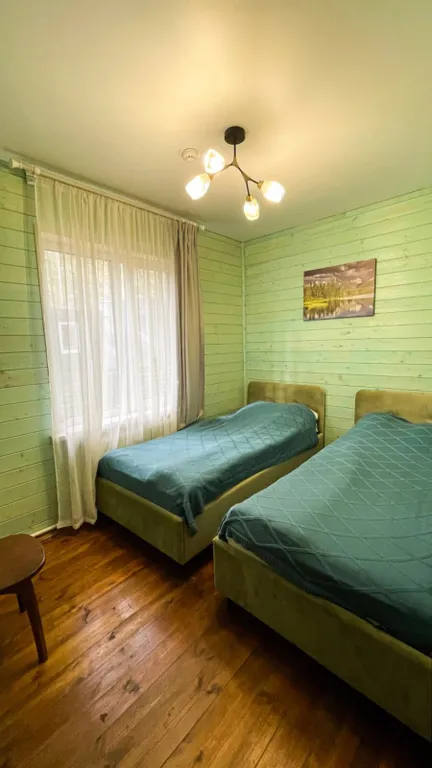 Двухэтажный дом в самом центре Софийской поляны