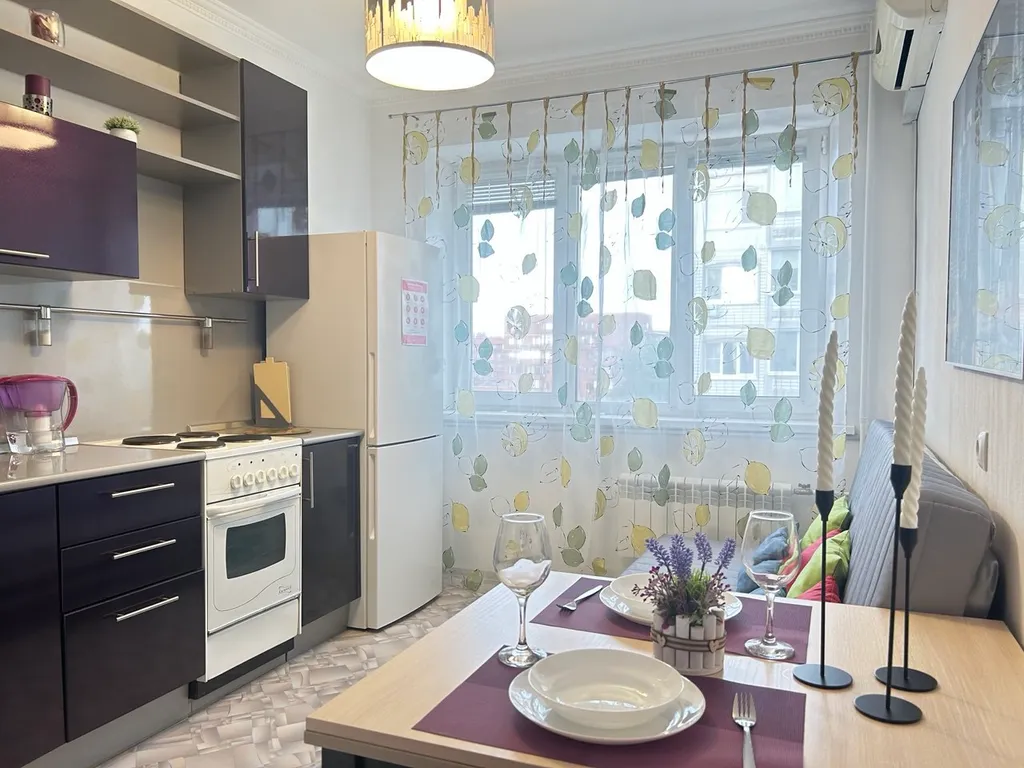 Евро двушка возле леса