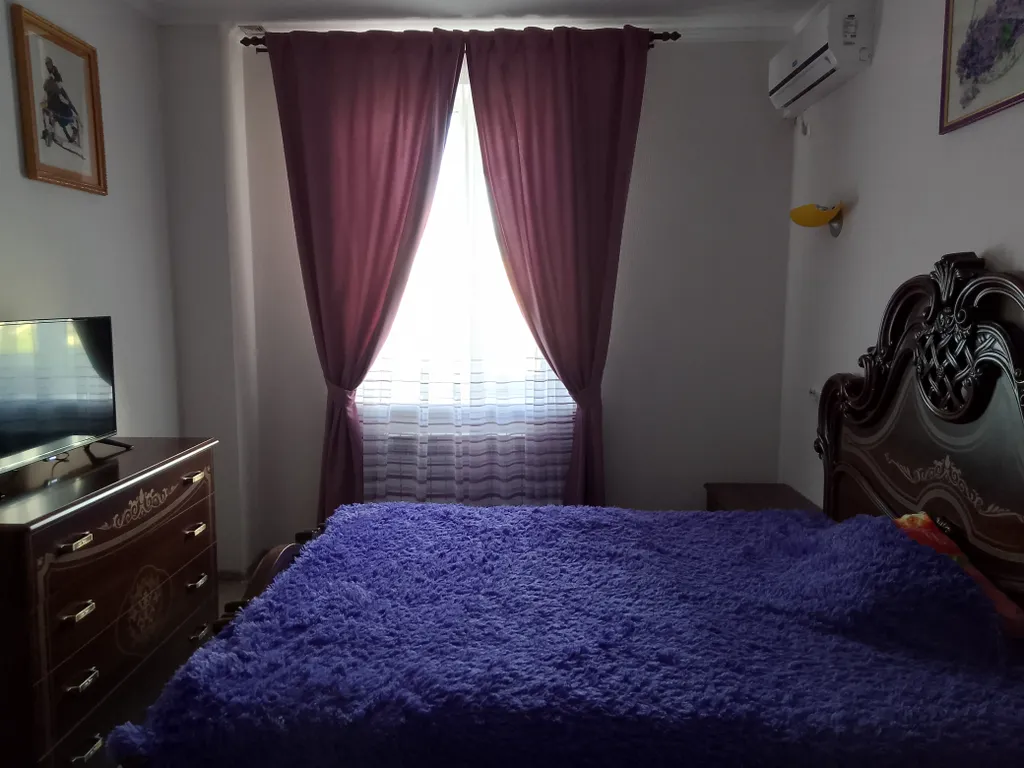 Второй этаж полностью с отдельным входом и крытой парковкой