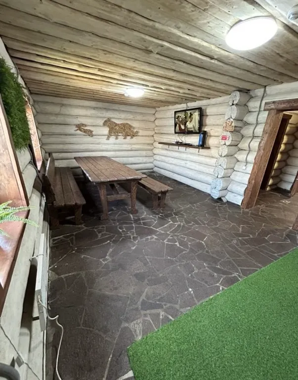 Новый рубленный дом в центре Ижевска, с баней и бассейном