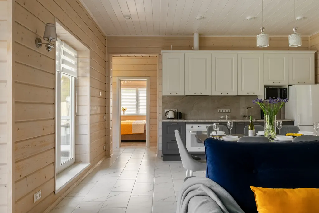 Уютный новый коттедж у озера