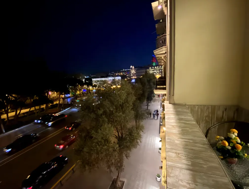 Апартаменты с видом на бульвар