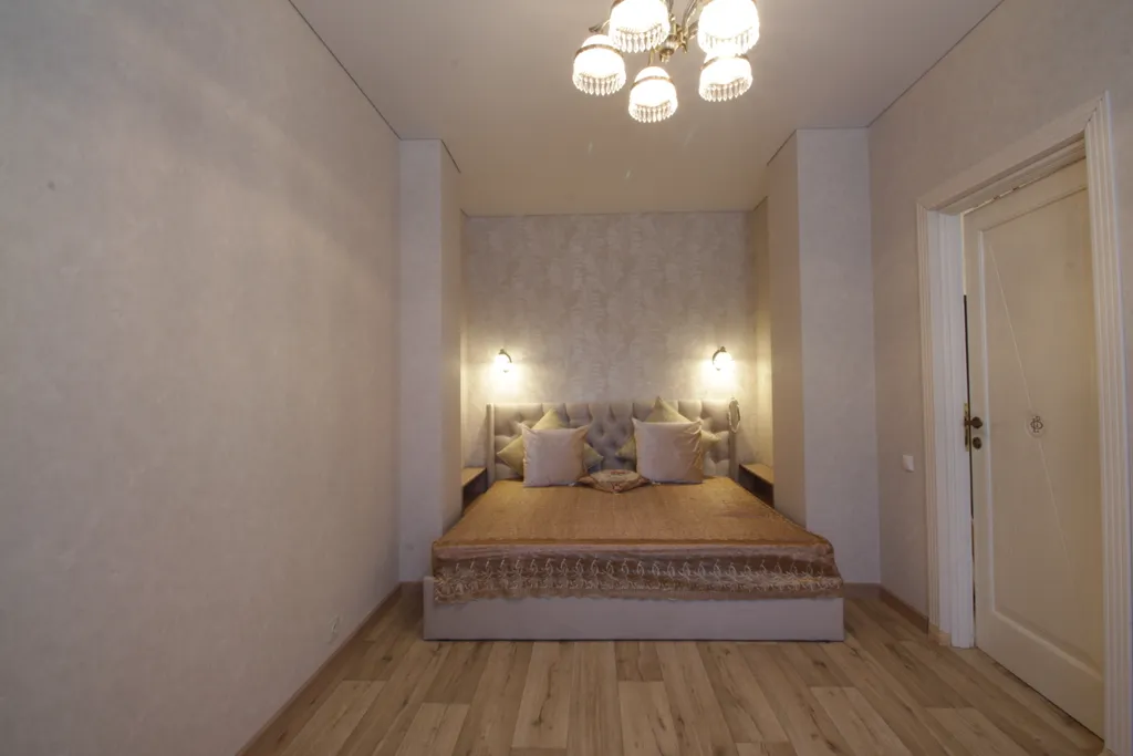 Сталинка у Кремля в центре