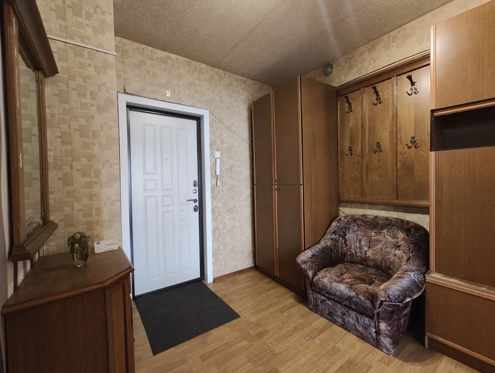 3-комнатная возле ТЦ Корона