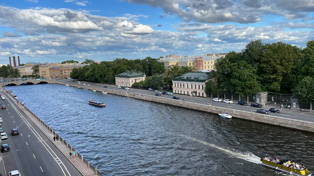 Уникальная 5-комнатная квартира на Фонтанке