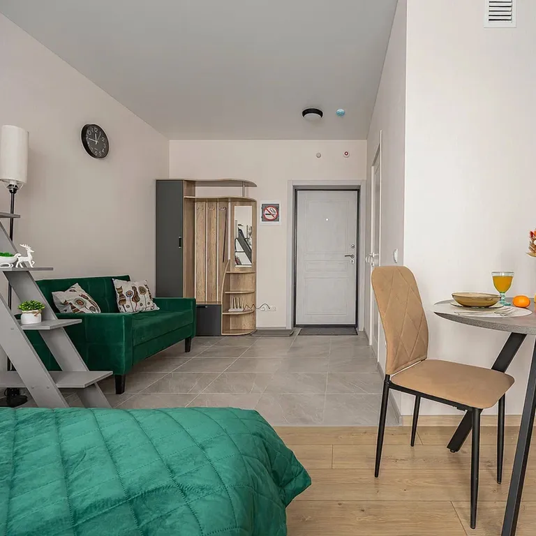 Уютная студия с современным ремонтом рядом с центром