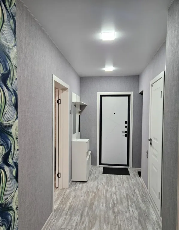 Квартира с лоджией возле станции в центре города