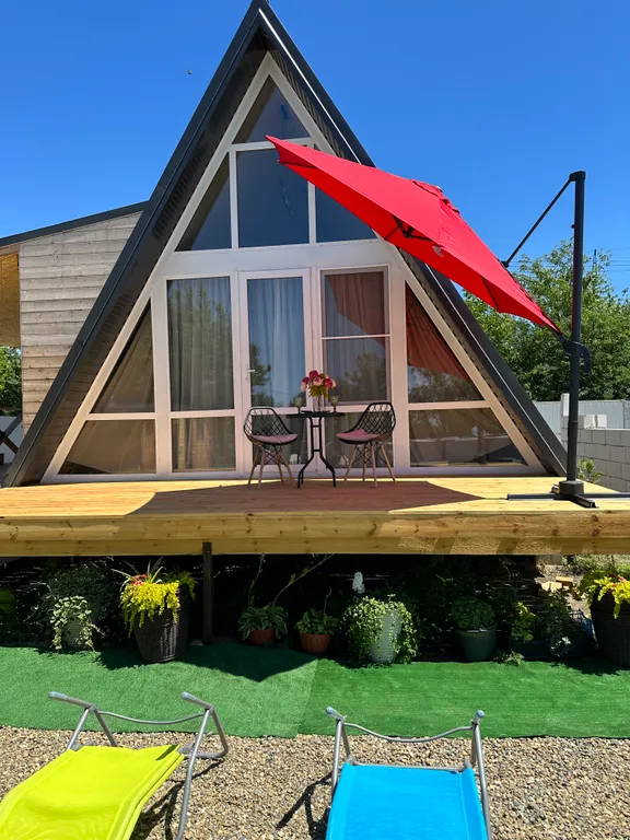 Глэмпинг у реки