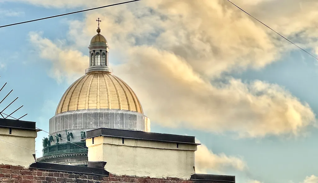 Квартира с видом на купол Исаакиевского собора