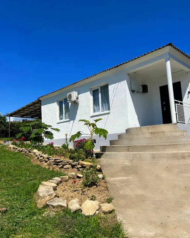 Коттедж Уютный дом в центре Абхазии — аренда посуточно в Гудаута