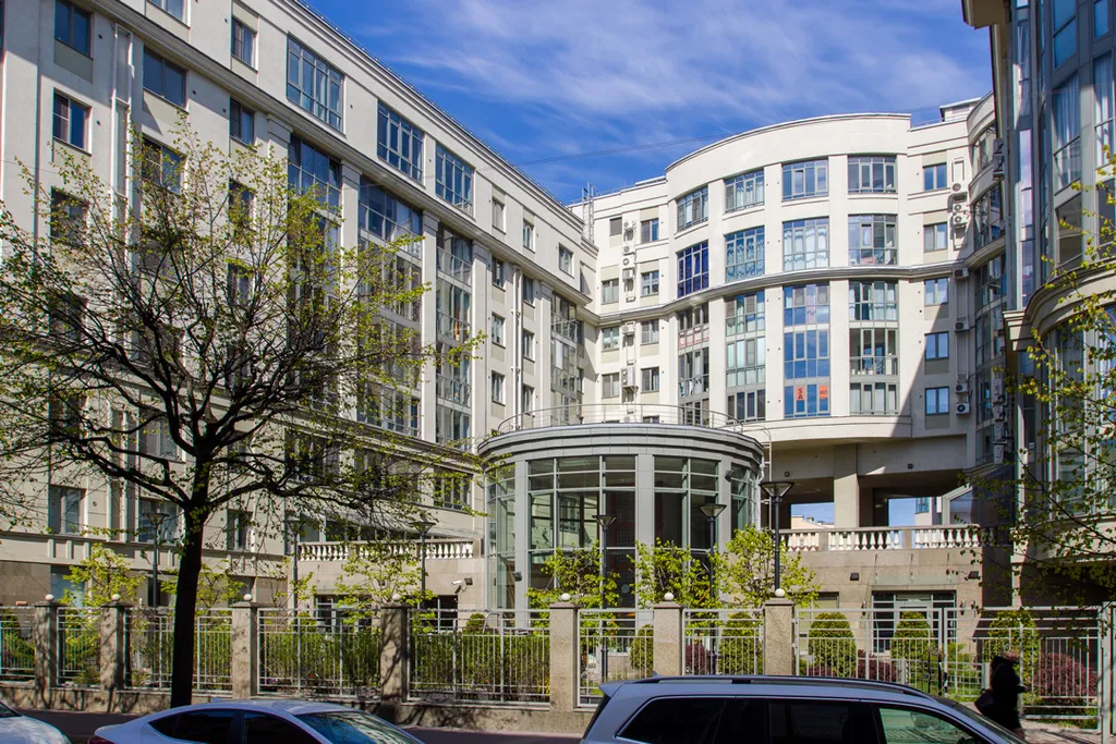 Просторная квартира на Петроградке с паркингом