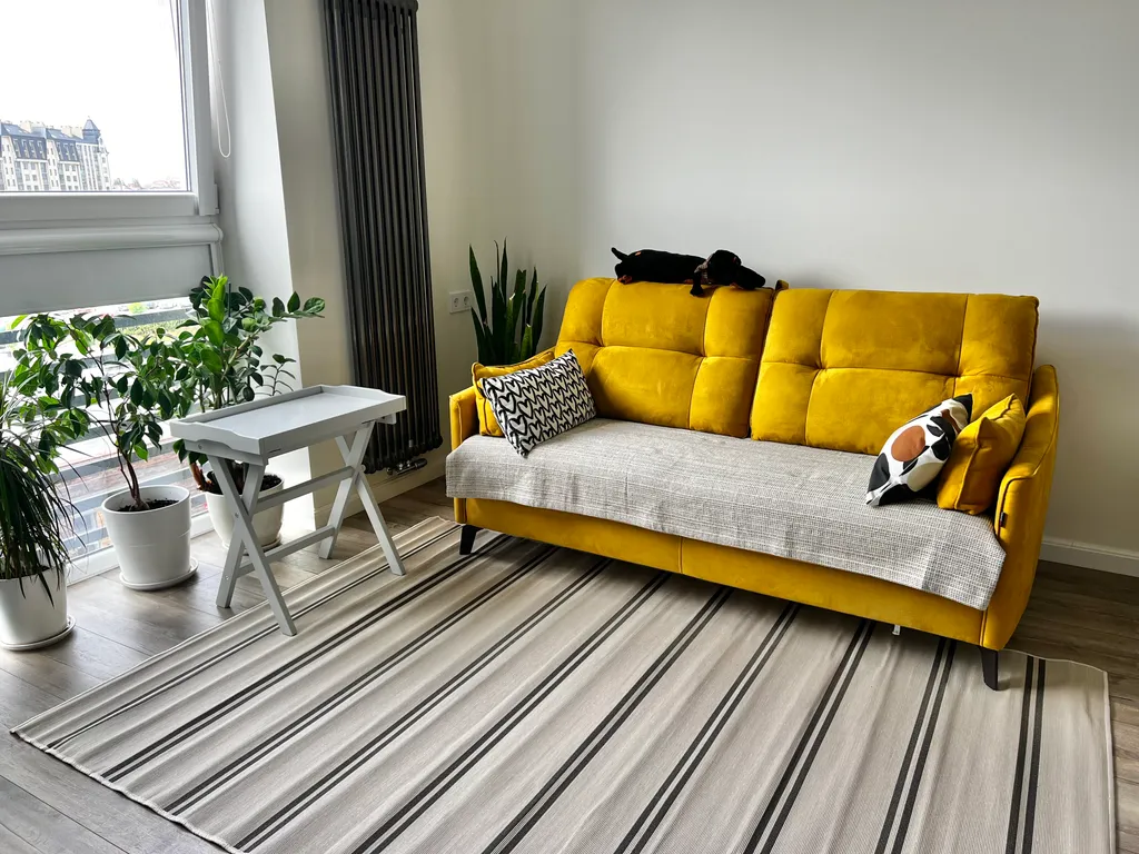 Современная уютная квартира около моря