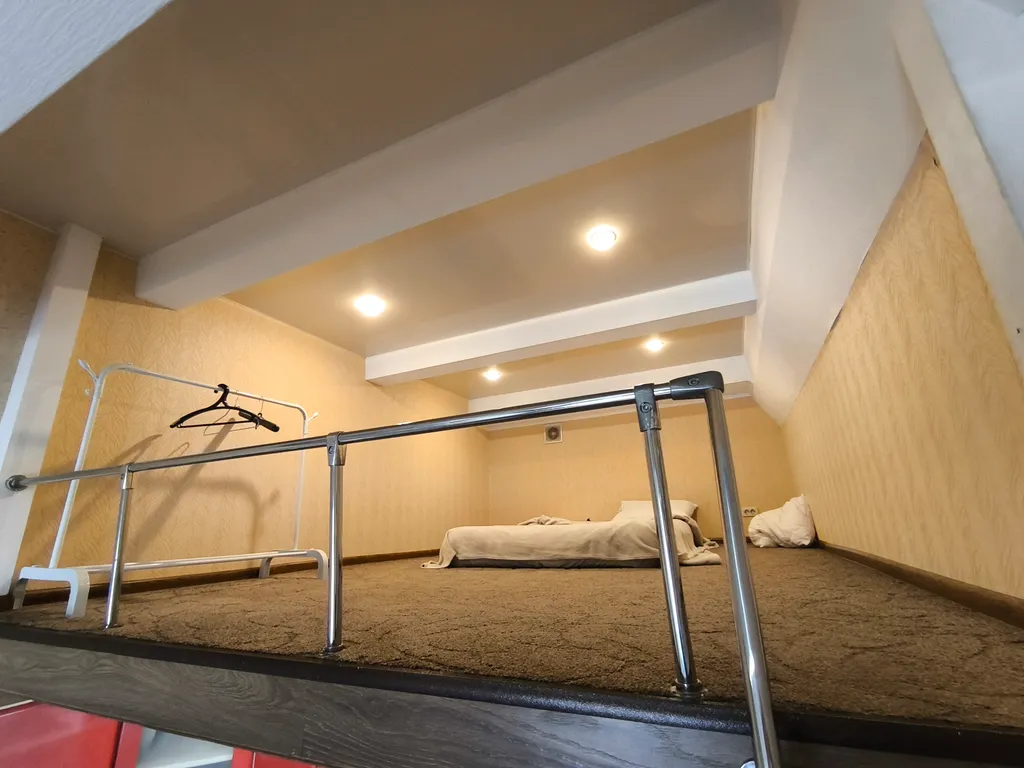 Двухуровневая студия с шикарным видом на весь город