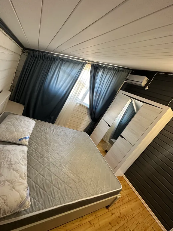 Уютный брусовый дом на берегу