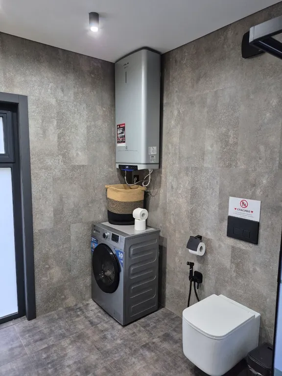 Новый стильный дом с купелью и сауной