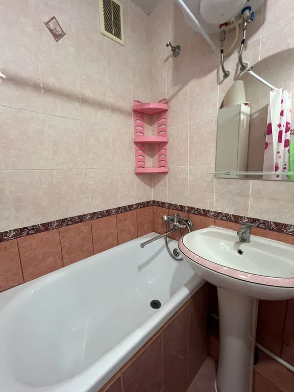 Комфортная квартира возле можжевеловой рощи