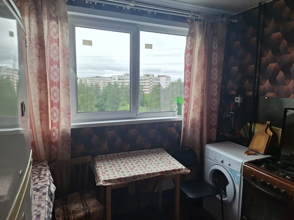 Квартира Трёхкомнатная квартира в удобном месте, рядом вокзал и автостанция — Тихвин