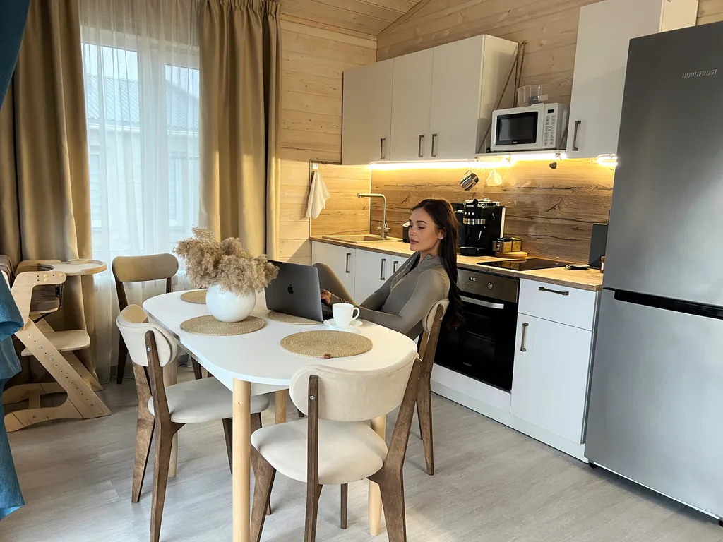 Домик для отдыха с гриль-мангалом, костровой и батутом