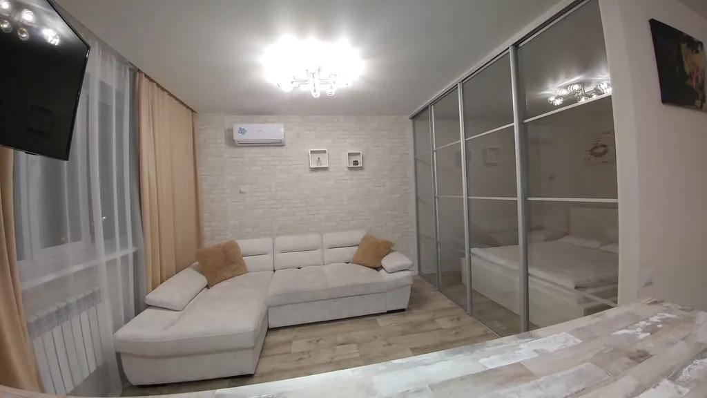 Комфортабельная квартира-студия — аренда посуточно в Ульяновск