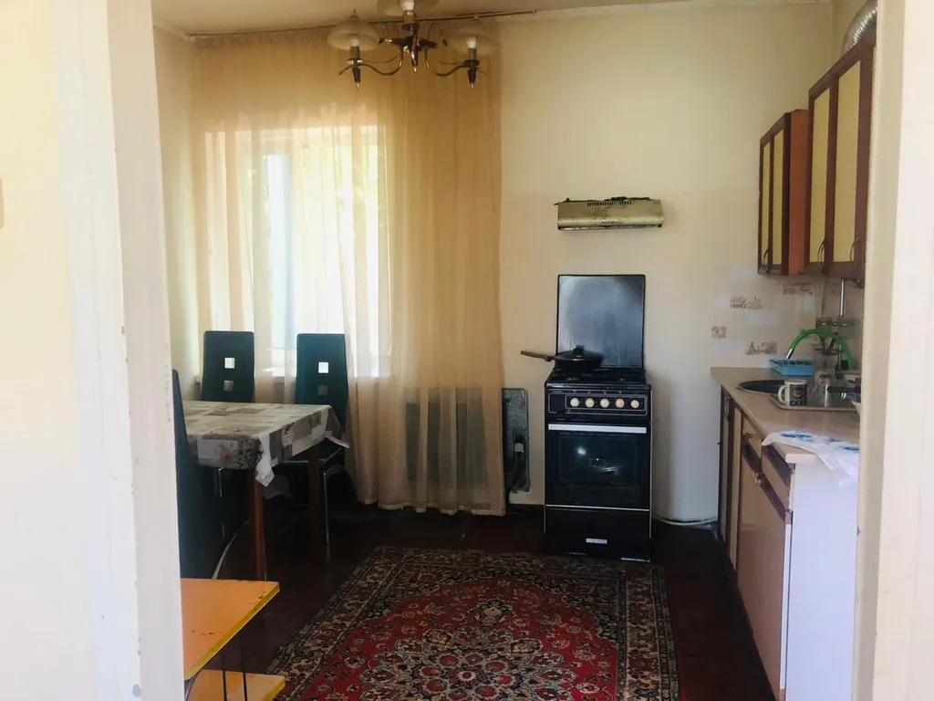 Дом для отдыха с большой беседкой