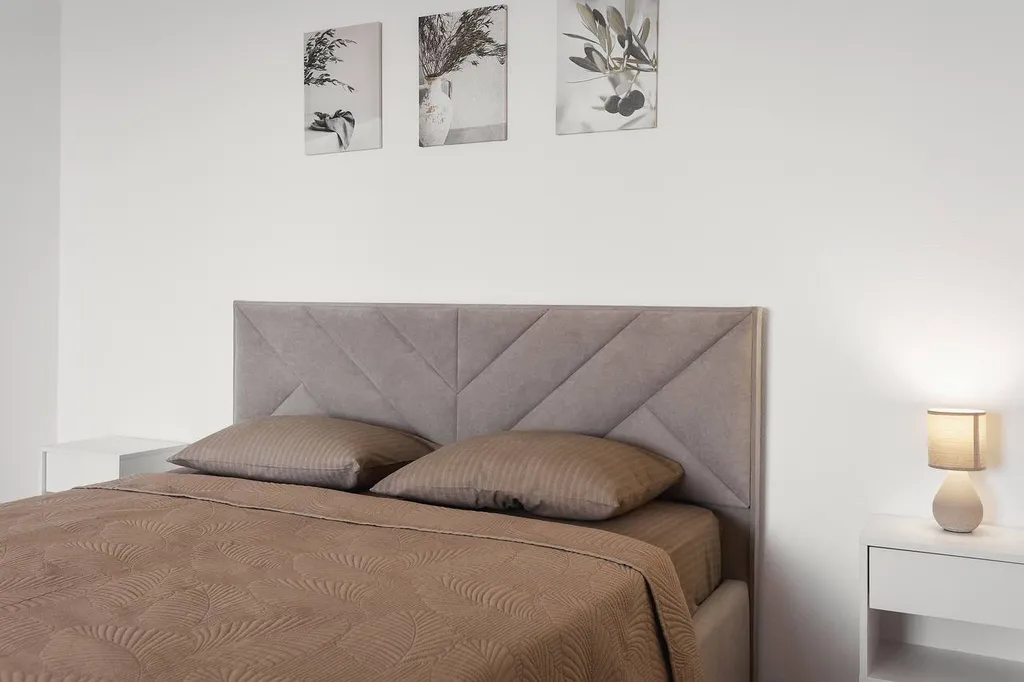 Большой 1-комнатной квартиры с видом на парк и реку