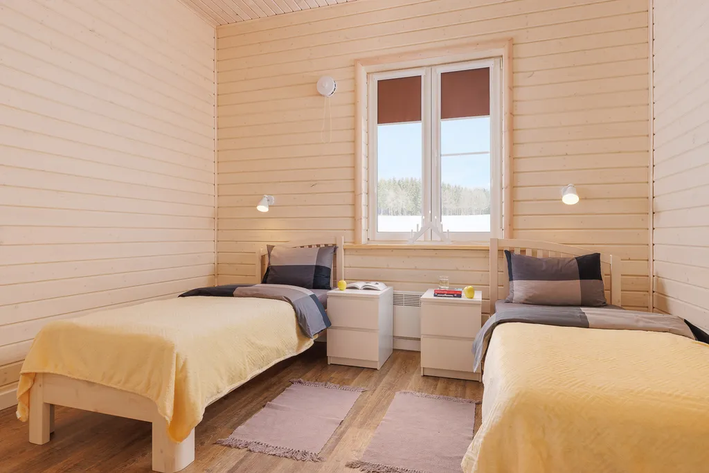 Отдых на берегу озера с видом на горнолыжный курорт и сауной в доме