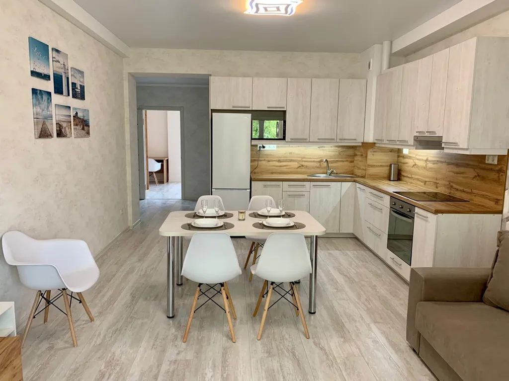 Новенькие светлые апартаменты с террасой и видом на парк