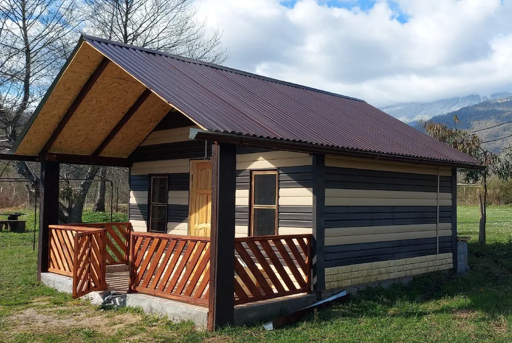 Коттедж Дом утепленный в тихой местности, рядом горы и река — аренда посуточно в Кутидзра