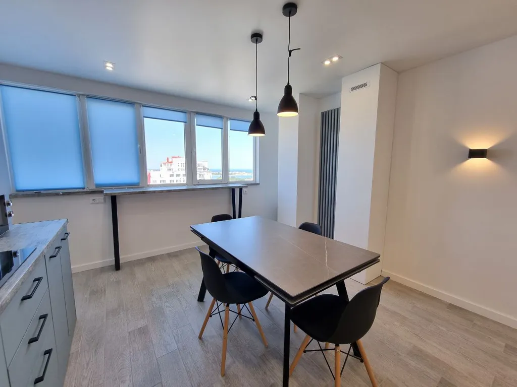 Супер видовая новая двухкомнатная квартира у моря в парке Победы