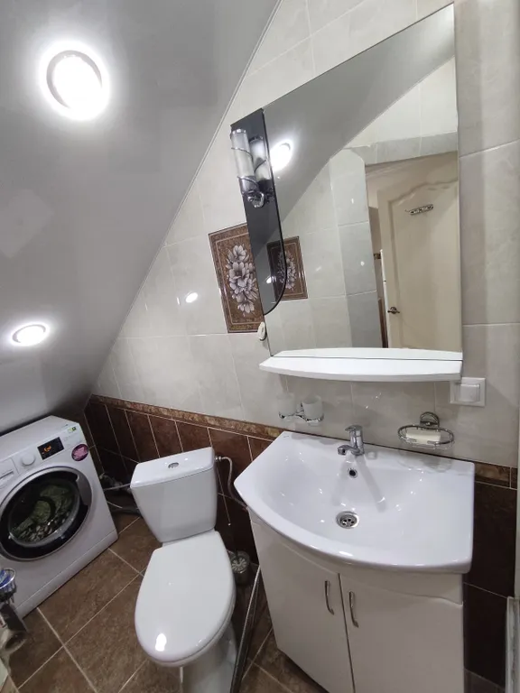 Эллинг на берегу моря