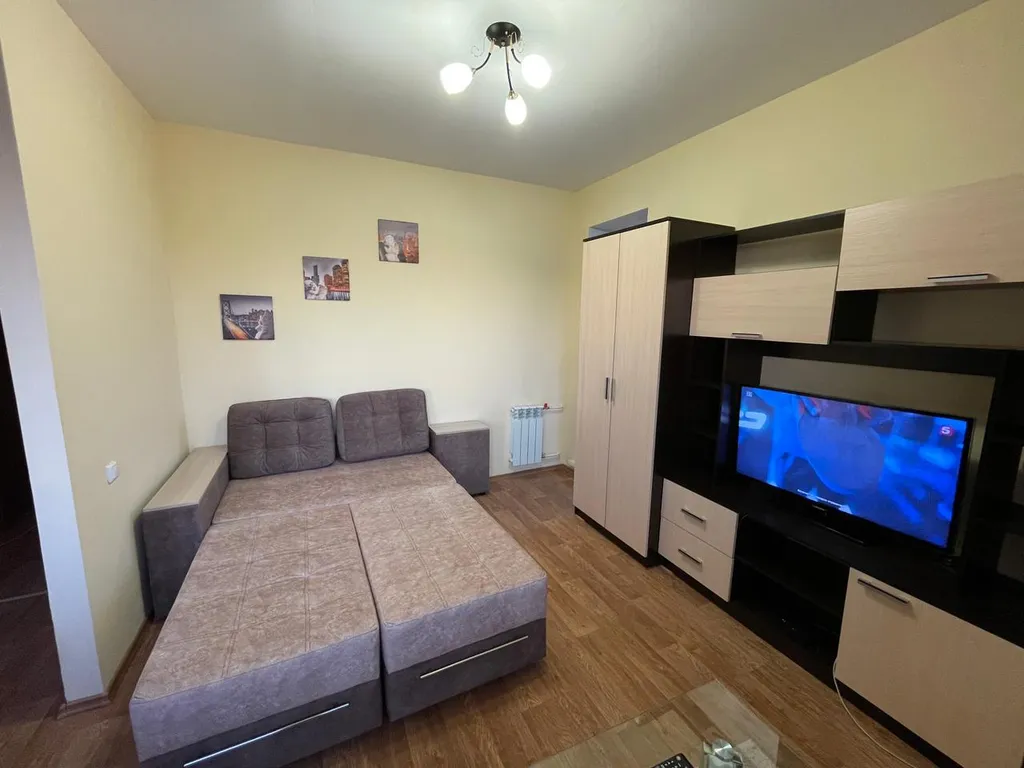 Хорошая большая квартира в Октябрьском р-не рядом СФУ — аренда посуточно в Красноярск