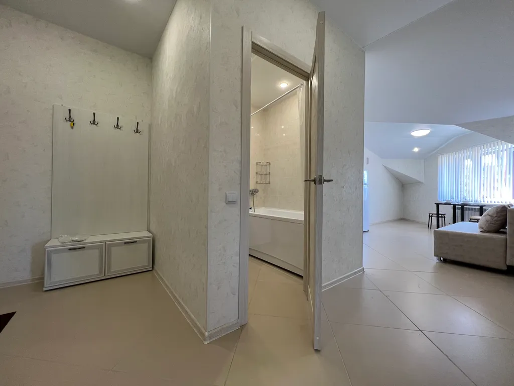 Комфортабельная 2-к квартира в новом доме в центре