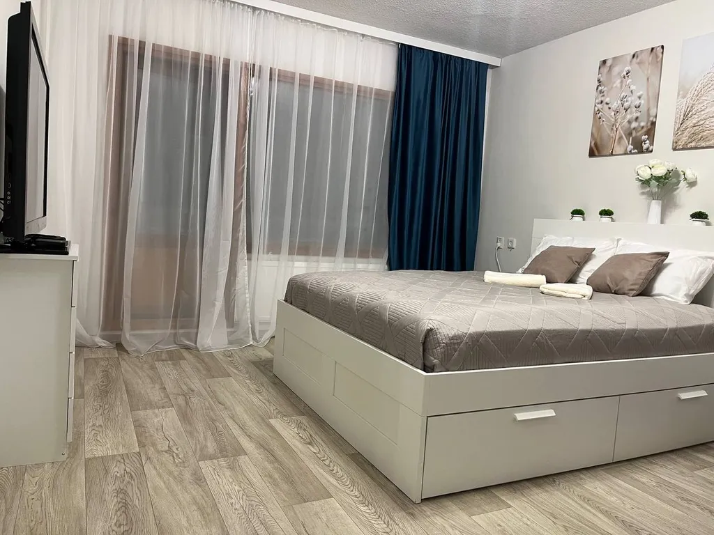 Аккуратная, стильная квартира на 2 этаже, близко к центру